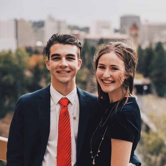 Meet your Posher, Makenzie