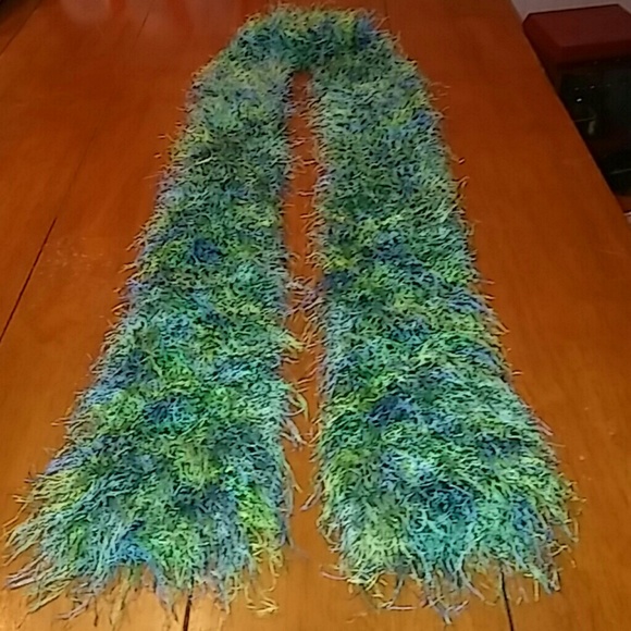 Scarf - Picture 1 of 4