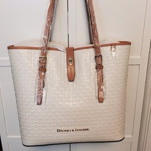 Dooney and Bourke tote/handbag