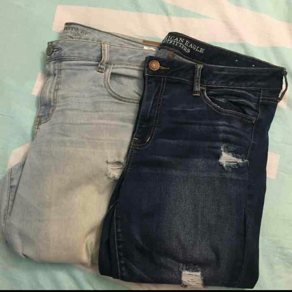 Light wash american eagle ripped jeggings