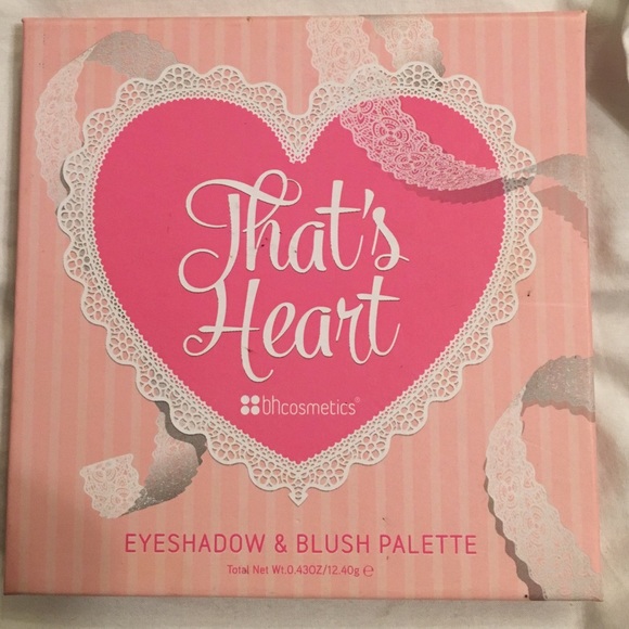 That's Heart Eyeshadow and Blush Palette! 🙂