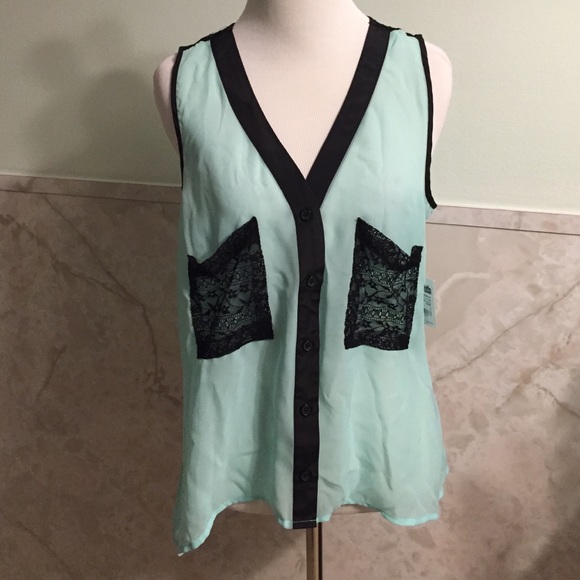 Teal Button Down Blouse W/Lace Back & Pockets 💃🏻