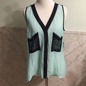Teal Button Down Blouse W/Lace Back & Pockets 💃🏻