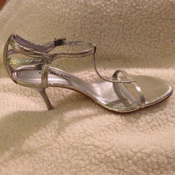 Gianni Bini Heels-size 7 1/2 - Picture 4 of 4