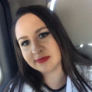 Meet your Posher, Aleida