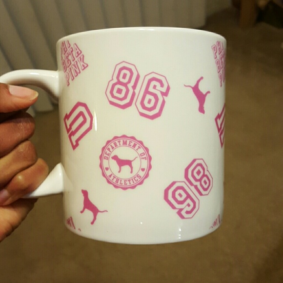 🐩 One LARGE VS PINK mug🐩