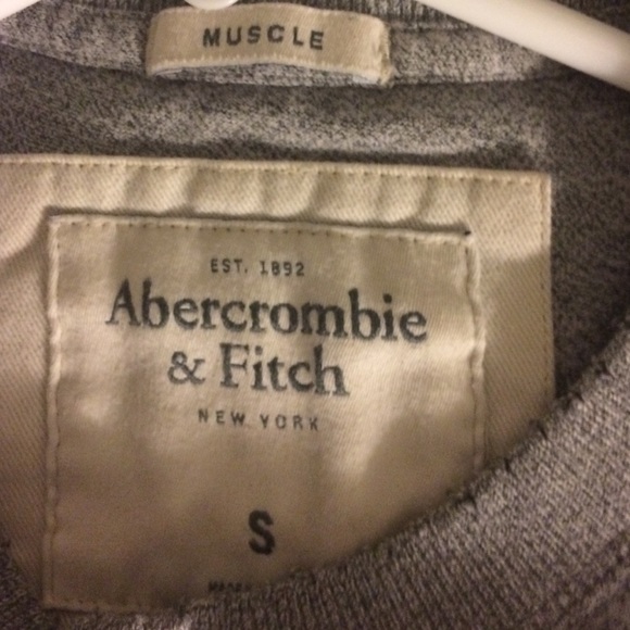Abercrombie graphic tee - Picture 2 of 2