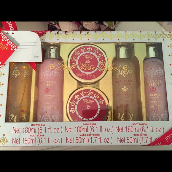 Velvet rose body wash