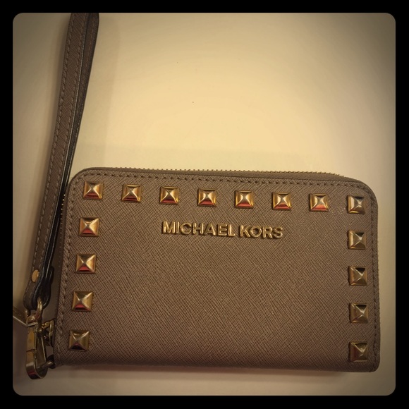 100% Authentic Michael Kors hand wrist wallet