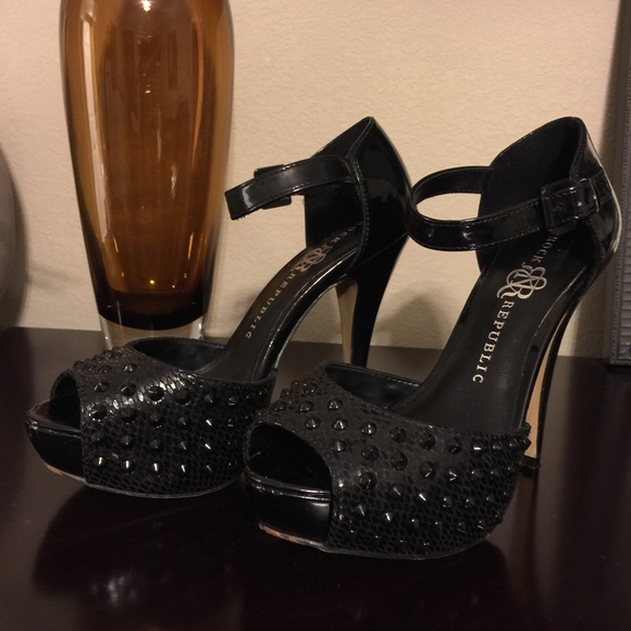 ❌SOLD❌Rock & Republic Studded Stilleto Heels
