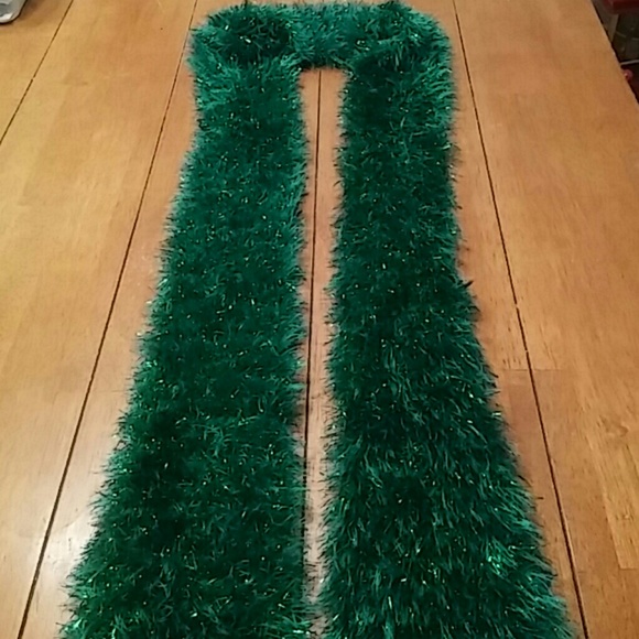 Scarf - Picture 1 of 4