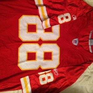 tony Gonzalez 88 jersey 🏈