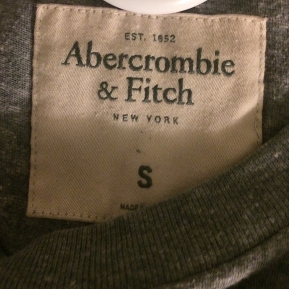 Abercrombie tee shirt - Picture 2 of 2