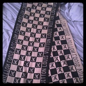 Louis Vuitton scarf. Never worn.
