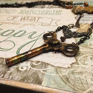 Vintage Style Key Necklace 🗝