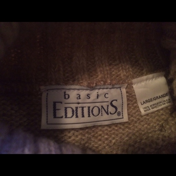 ❇️❄️Turtleneck Sweater, BNWOT - Picture 2 of 2