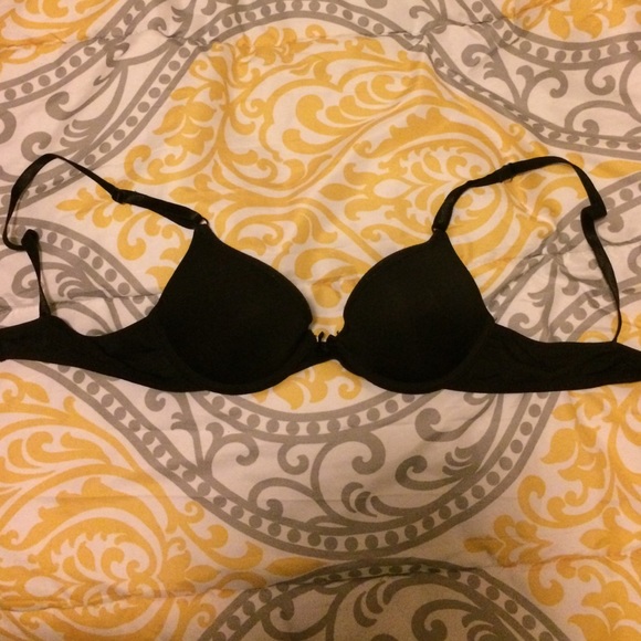 Bras - Picture 3 of 4