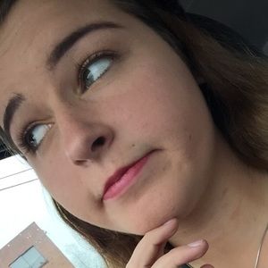 Meet your Posher, Cecile