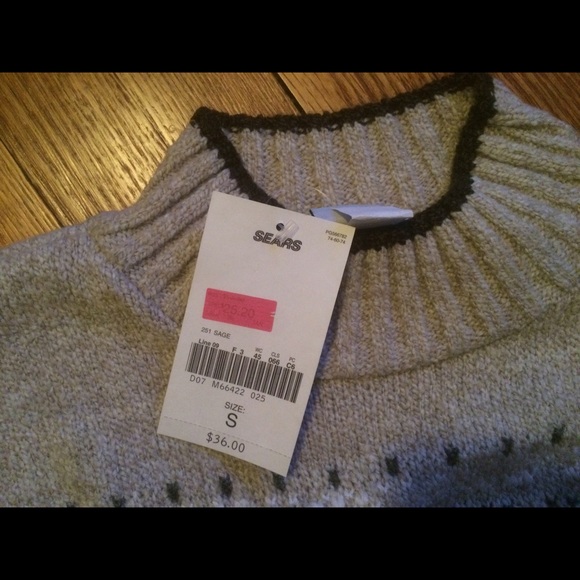 ❄️BNWT PRINTED TURTLENECK SWEATER - Picture 2 of 2