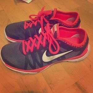 Nike flex training running shoes