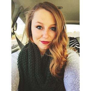 Meet your Posher, Hayley