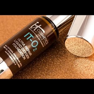 BNIB IT COSMETICS IT-O2 LIQUID OXYGEN FOUNDATION