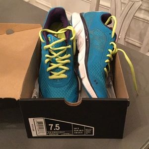 BRAND NEW! UNDER ARMOUR ATHLETIC SHOES