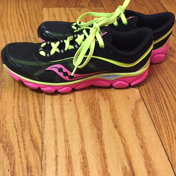 Saucony sneakers size 9 1/2