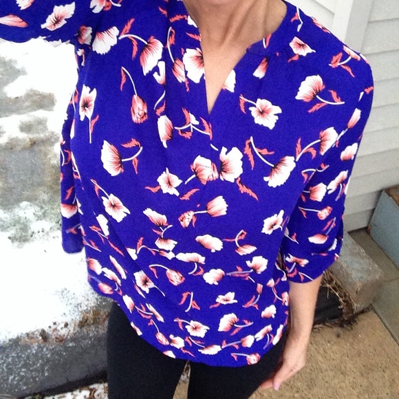 Boutique Tops - NWT Royal Blue Print Floral Top Size S