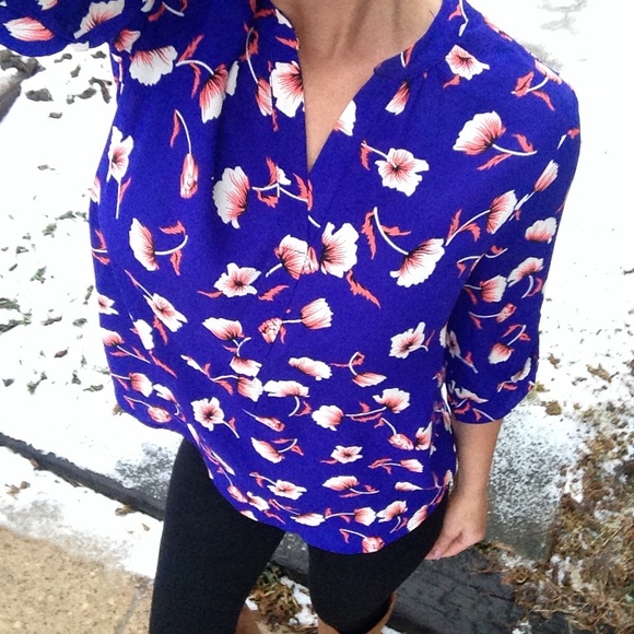 NWT Royal Blue Print Floral Top Size S - Picture 2 of 3