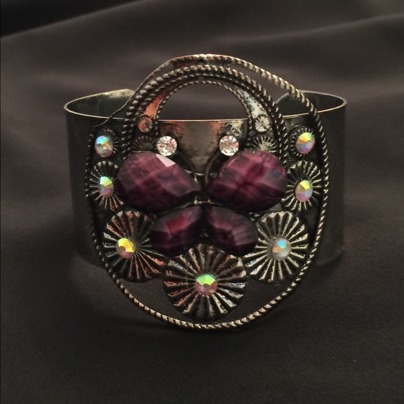 NWOT RHINESTONE BUTTERFLY BANGLE BRACELET