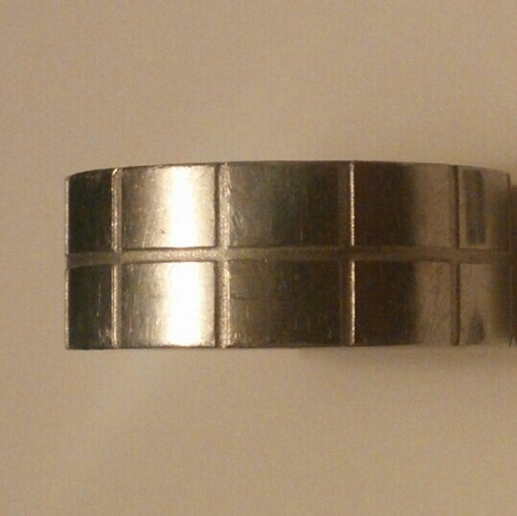 Ring - Picture 2 of 3