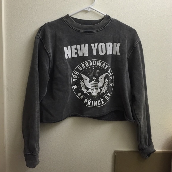 Brandy Melville Sweaters - Brandy Melville Graphic Sweatshirt