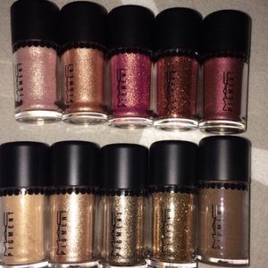 Meet your Posher, Ebony