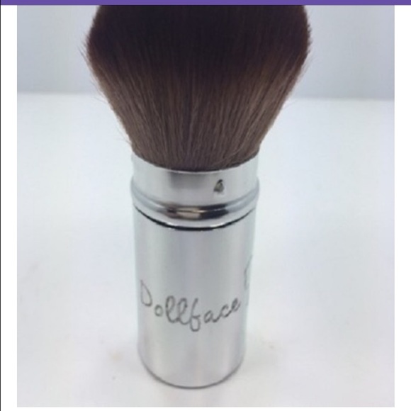 Retractable Brush 96 High Glossy Eyeshadow - Picture 2 of 3