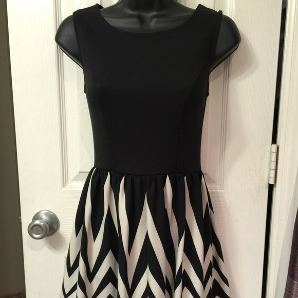 ❌SOLD❌Super cute dress in great condition
