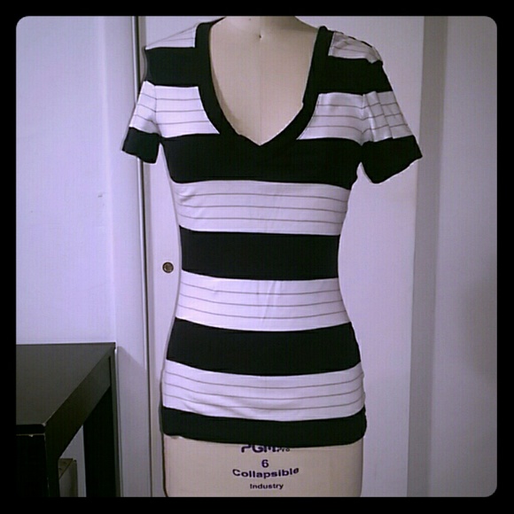 Old Navy t shirt