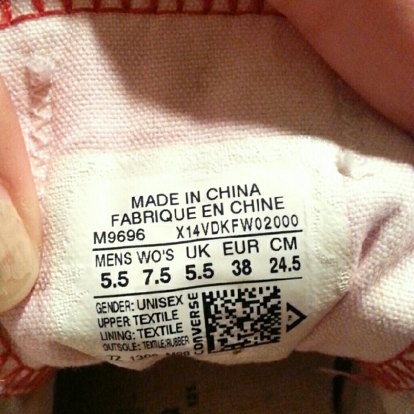 SOLD Red converse - Picture 3 of 3