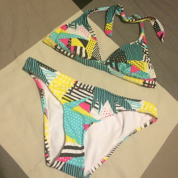 Geometric pattern bikini set