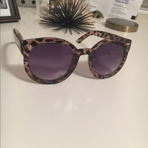 Urban outfitter sunglasses