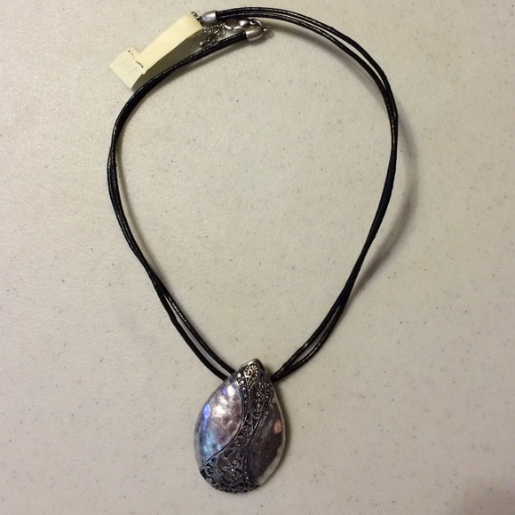Leather necklace with metal removable pendant