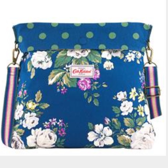 🎉NWOT  ALL THE WAY FROM LONDON-CK MESSENGER BAG🎉 - Picture 2 of 4