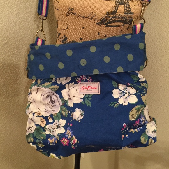 🎉NWOT  ALL THE WAY FROM LONDON-CK MESSENGER BAG🎉 - Picture 3 of 4