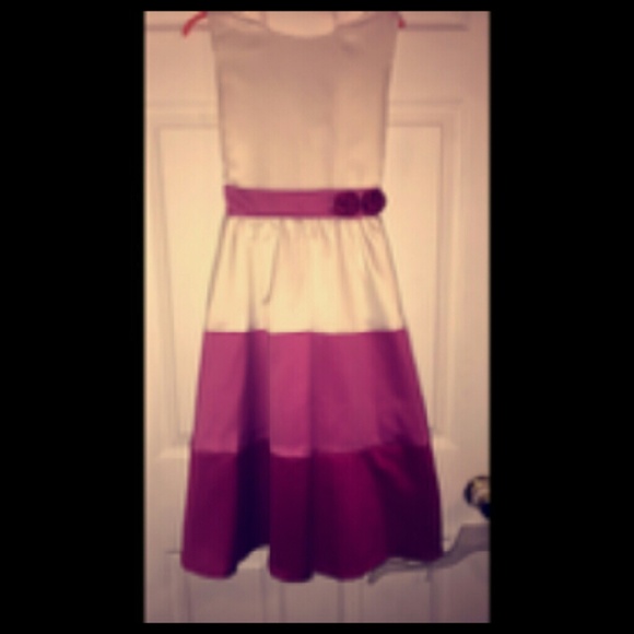 Dresses - Picture 4 of 4