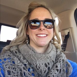 Meet your Posher, Dana