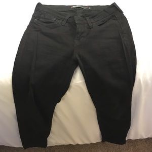 Black ankle cropped jeans