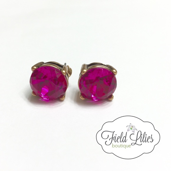 Jewelry - ⭐️SALE⭐️🆕 Glass Crystal Stud Earrings