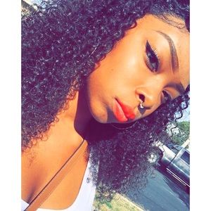 Meet your Posher, Devonae