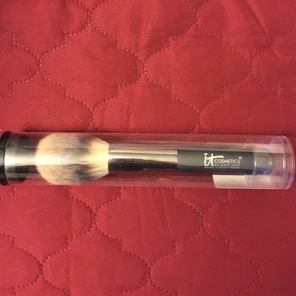 IT Cosmetics Wand-Ball Powder Brush #8