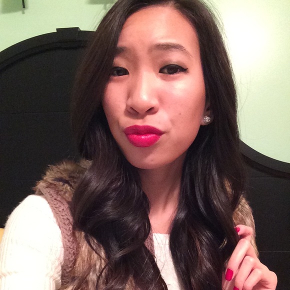 Meet your Posher, Anna - Picture 2 of 4